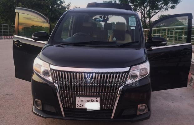 Toyota Noah 1.8 FWD Hybrid (7 seater) 2015 Black