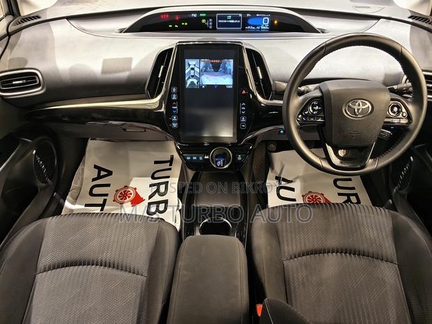 Toyota Prius 2021 Silver