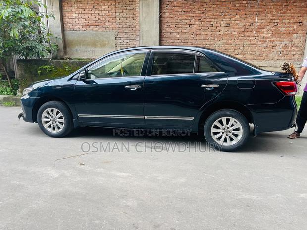 Toyota Premio 2017 Blue