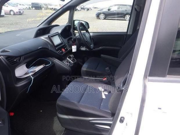 Toyota Noah 1.8 FWD Hybrid (7 seater) 2021 Pearl