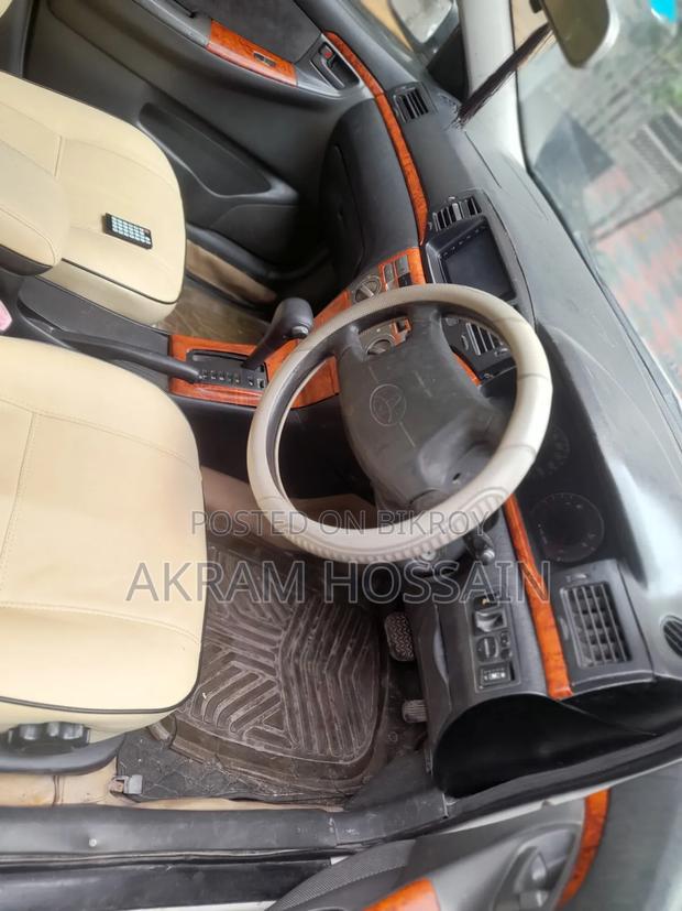 Toyota Corolla Sedan 2005 Pearl