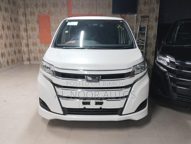 Toyota Noah 2.0 FWD (8 Seater) 2021 Pearl