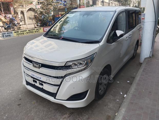Toyota Noah 2.0 FWD (8 Seater) 2021 Pearl