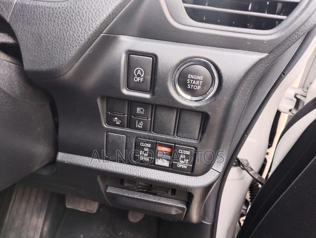 Toyota Noah 2.0 FWD (8 Seater) 2021 Pearl