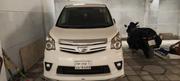 Toyota Noah 2.0 143hp AWD (7 Seater) 2012 Pearl for sale
