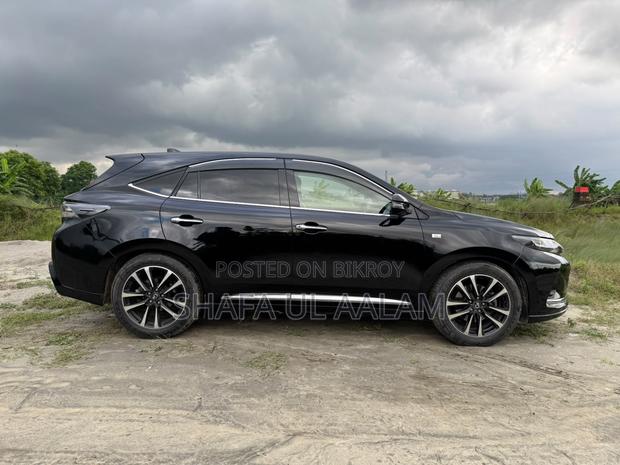 Toyota Harrier 2.0 2015 Black