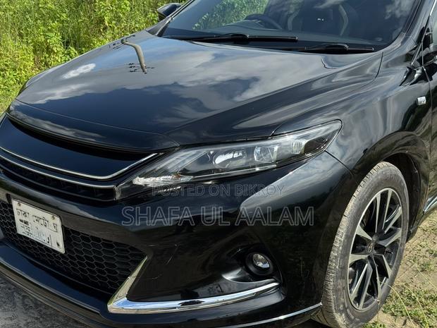 Toyota Harrier 2.0 2015 Black