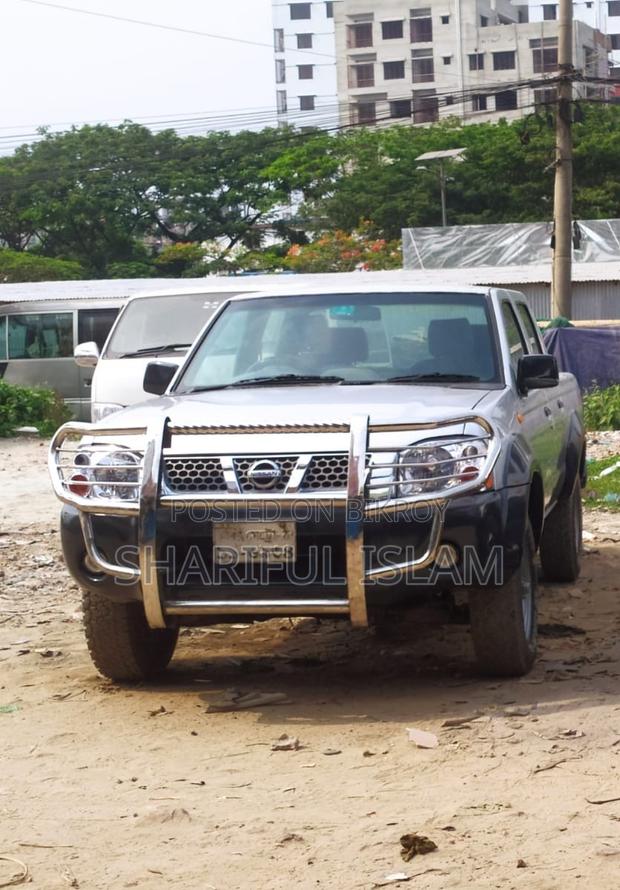 Nissan DoubleCab 2006 Silver