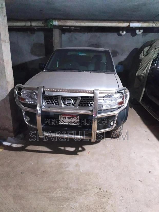 Nissan DoubleCab 2006 Silver