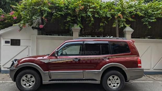 Mitsubishi Pajero 2004 Maroon