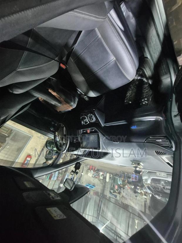 Toyota Noah 1.8 FWD Hybrid (7 seater) 2017 Gray