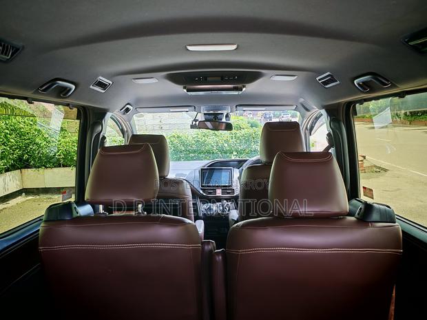 Toyota Esquire 2017 Black