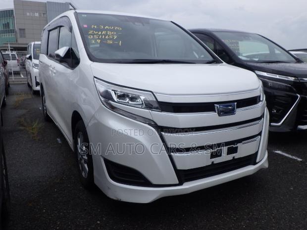 Toyota Noah 2021 Pearl