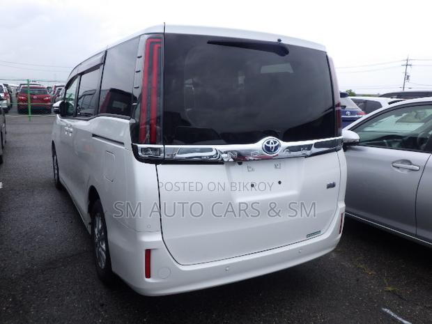 Toyota Noah 2021 Pearl