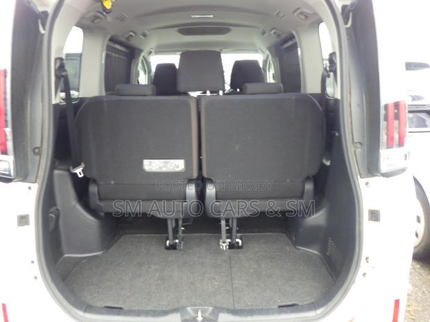 Toyota Noah 2021 Pearl