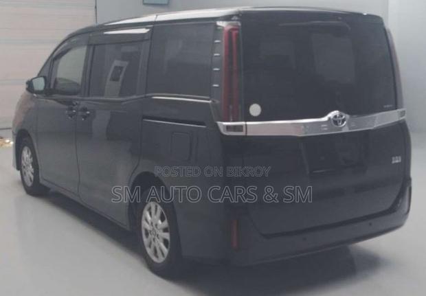Toyota Noah 2021 Black