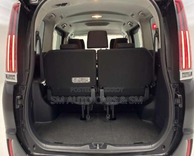 Toyota Noah 2021 Black