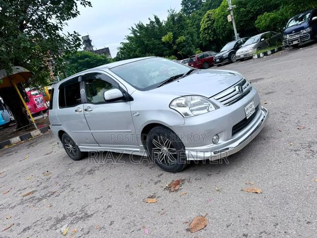 Toyota Raum 2009 Silver
