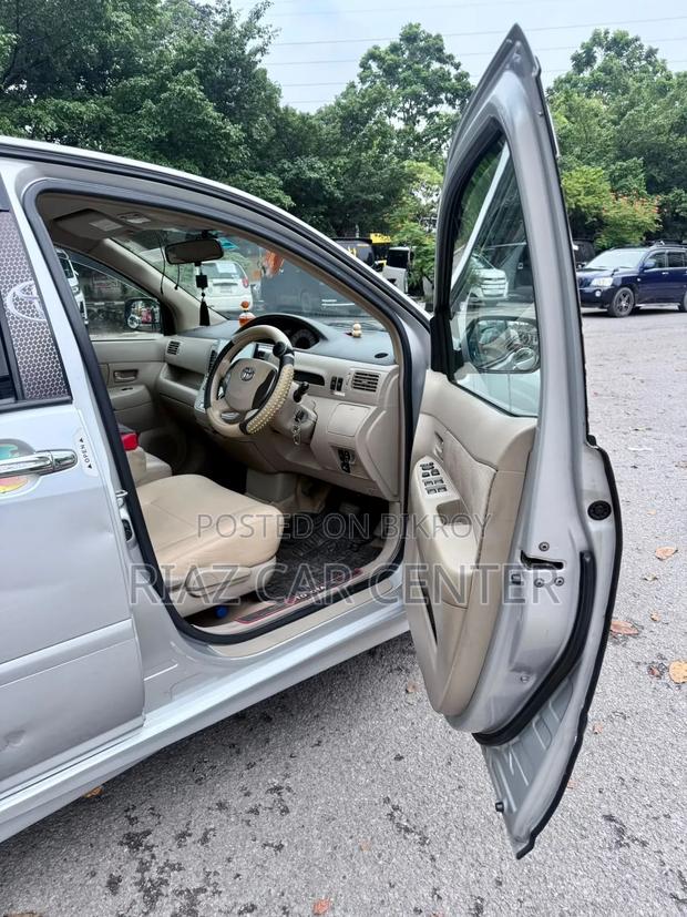 Toyota Raum 2009 Silver