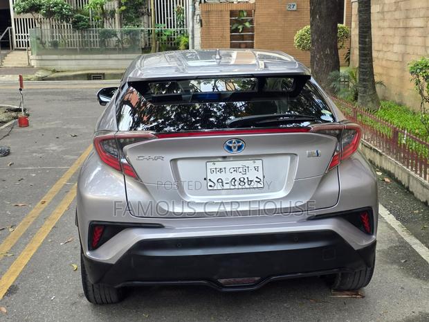 Toyota C-HR 2017 Gray
