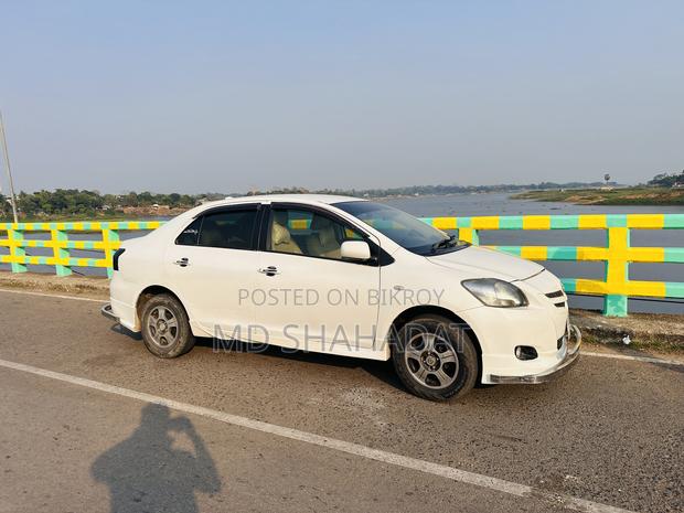 Toyota Belta 2005 White