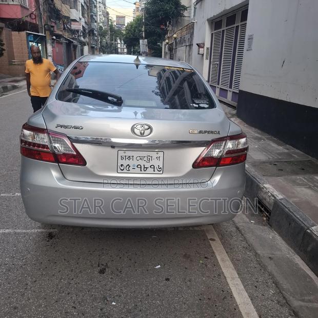 Toyota Premio 2012 Silver