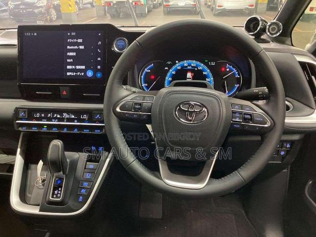 Toyota Voxy Hybrid S-Z 2WD 7-Seater 2022 Black