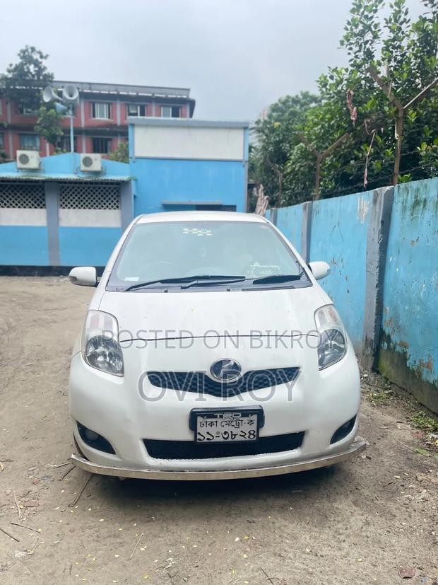 Toyota Vitz 2014 White