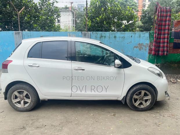 Toyota Vitz 2014 White