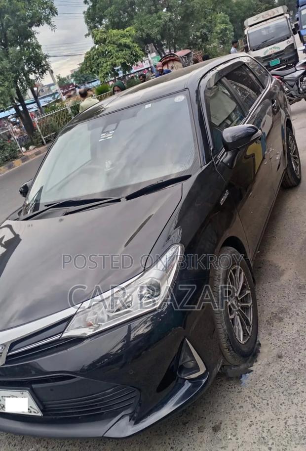 Toyota Corolla Fielder 1.5 Hybrid FWD 2020 Black