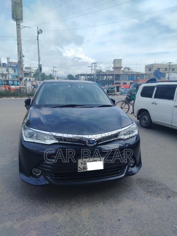 Toyota Corolla Fielder 1.5 Hybrid FWD 2016 Black