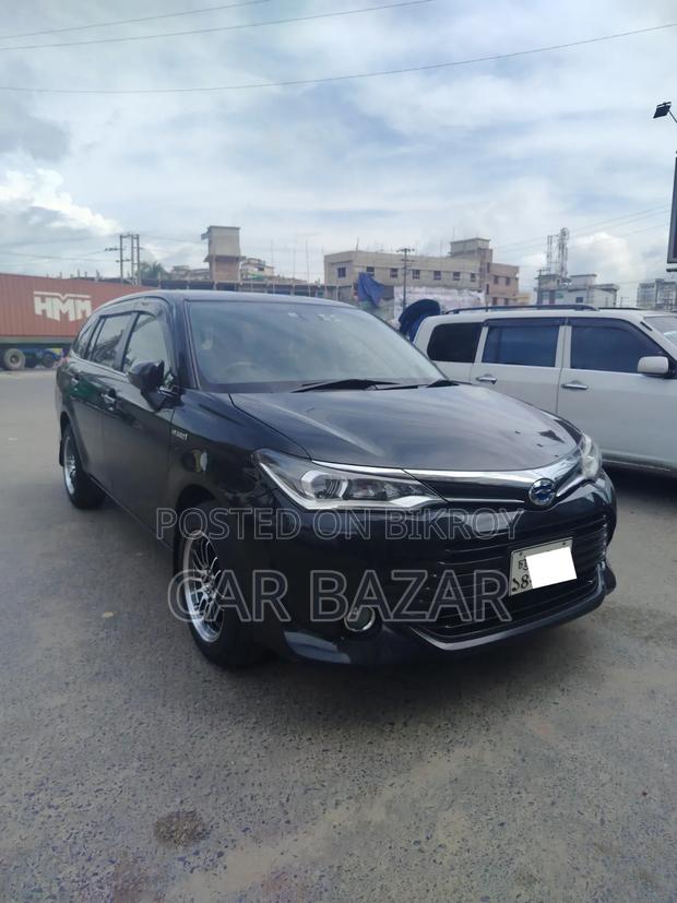 Toyota Corolla Fielder 1.5 Hybrid FWD 2016 Black