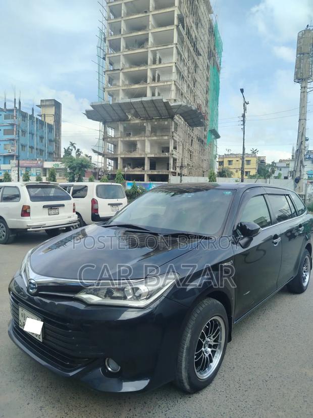 Toyota Corolla Fielder 1.5 Hybrid FWD 2016 Black