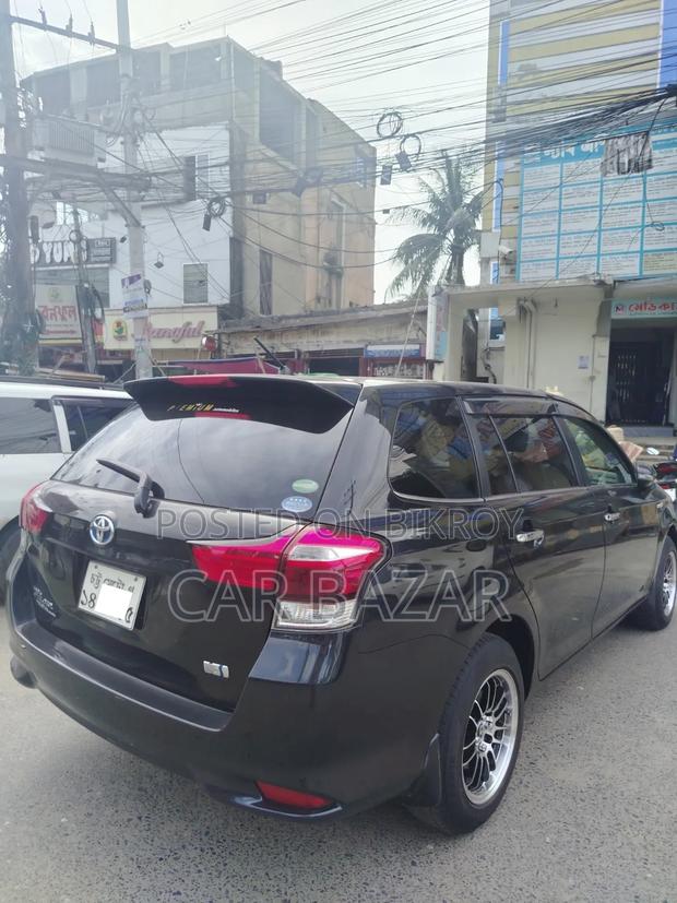Toyota Corolla Fielder 1.5 Hybrid FWD 2016 Black
