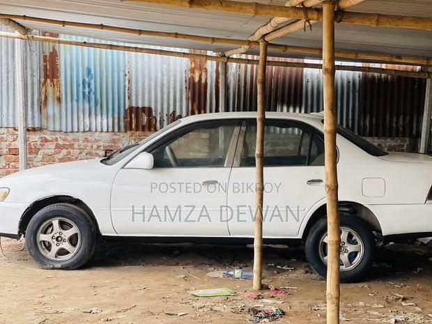 Toyota Corolla Automatic 1996 White