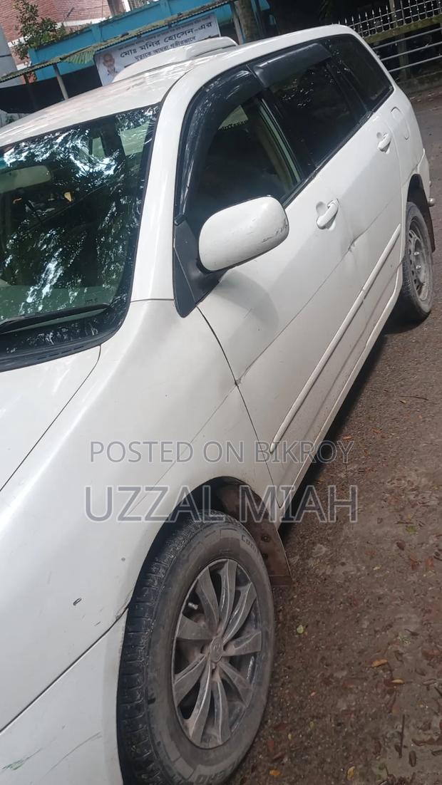 Toyota Corolla 2001 White