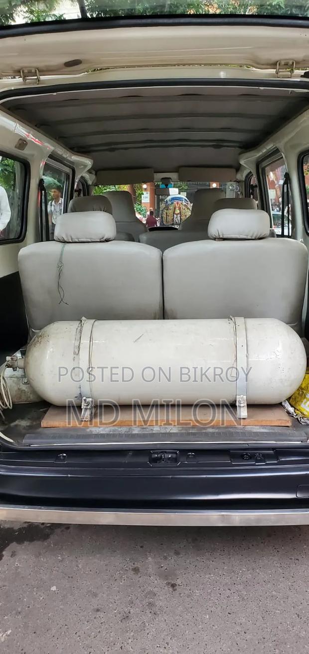 Toyota Noah 2.0 143hp AWD (8 Seater) 2010 White