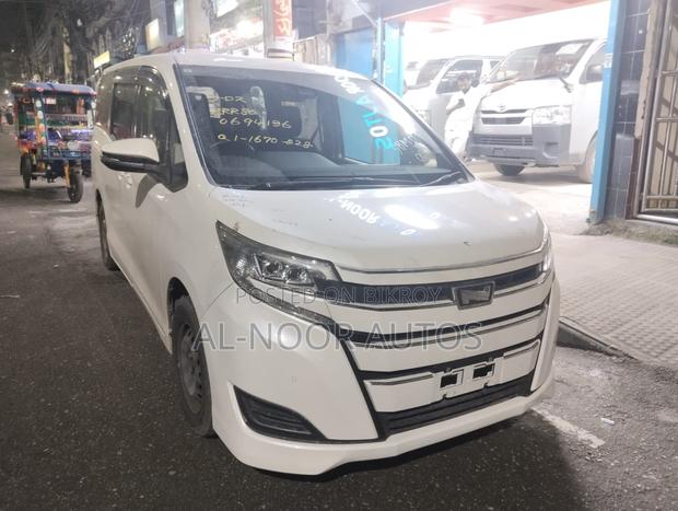 Toyota Noah 2.0 FWD (8 Seater) 2021 Pearl