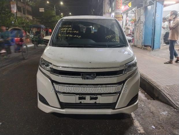 Toyota Noah 2.0 FWD (8 Seater) 2021 Pearl