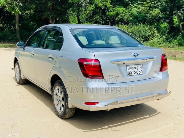 Toyota Axio 2017 Silver