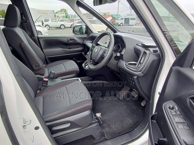 Toyota Noah 2022 Pearl