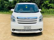 Toyota Noah 2009 Pearl for sale
