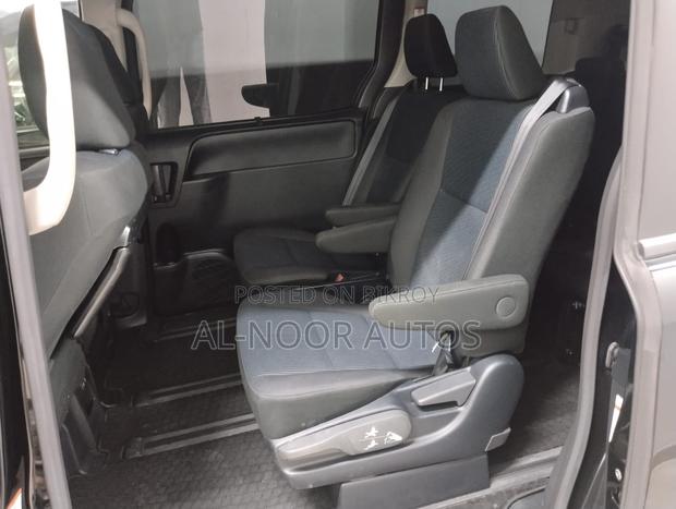 Toyota Noah 1.8 FWD Hybrid (7 seater) 2021 Black