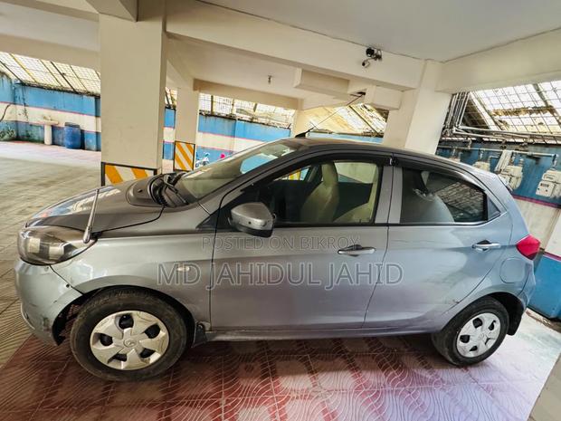 Tata Tiago 2019 Gray