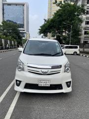 Toyota Noah 2.0 158hp AWD (7 Seater) 2013 White for sale
