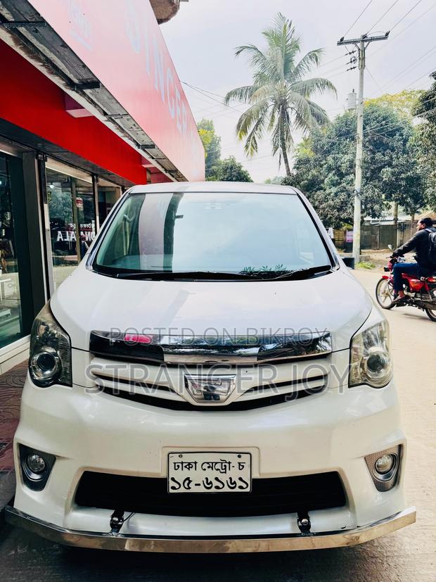 Toyota Noah 2.0 158hp FWD (7 Seater) 2011 Pearl
