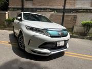 Toyota Harrier 2017 Pearl for sale