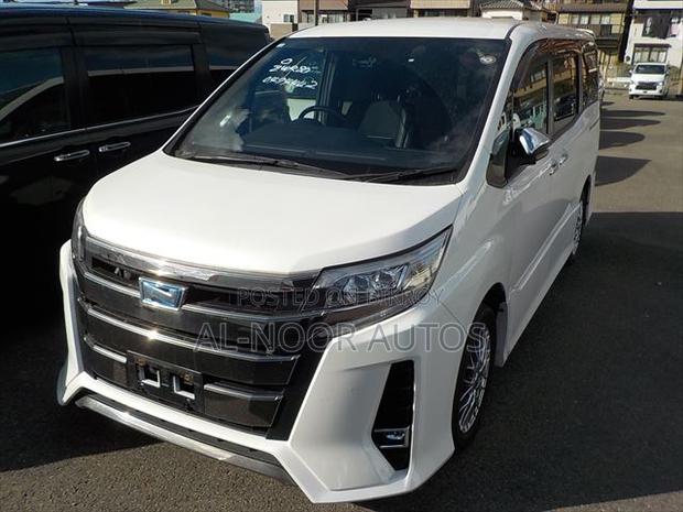 Toyota Noah 1.8 FWD Hybrid (7 seater) 2021 Pearl
