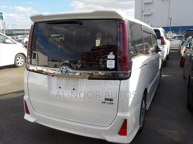 Toyota Noah 1.8 FWD Hybrid (7 seater) 2021 Pearl