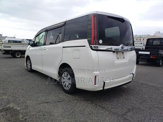 Toyota Noah 2021 Pearl